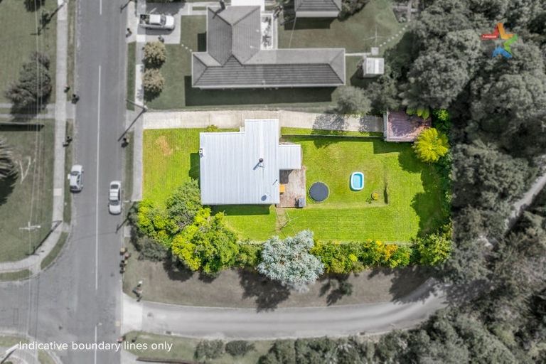 Photo of property in 77 Horoeka Street, Stokes Valley, Lower Hutt, 5019