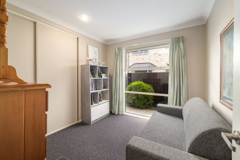 Photo of property in 11 Breton Close, Northwood, Christchurch, 8051