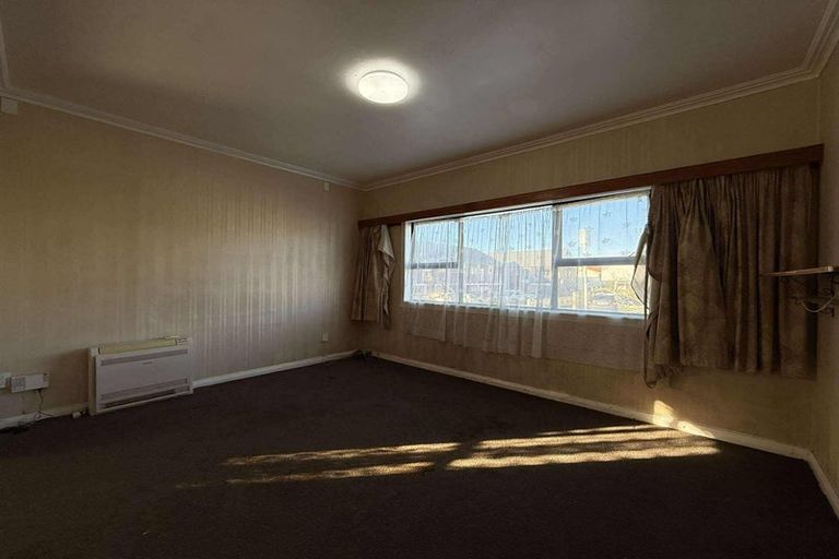 Photo of property in 8 Phillip Street, Johnsonville, Wellington, 6037