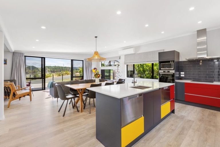 Photo of property in 14 Robertson Street, Raglan, 3225