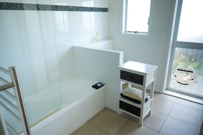 Photo of property in 23 Ocean View Road, Port Waikato, Tuakau, 2695