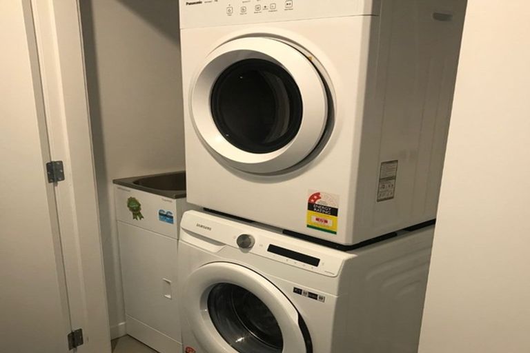 Photo of property in 3 Hudson Bay Road, Hobsonville, Auckland, 0616