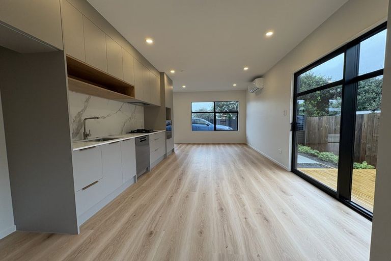 Photo of property in 102c Ennis Avenue, Pakuranga Heights, Auckland, 2010