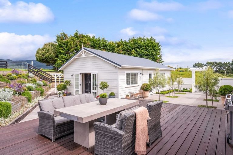 Photo of property in 191 Pukenamu Road, Te Horo, Otaki, 5581