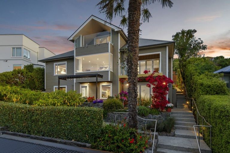 Photo of property in 36 Saint Andrews Hill Road, Mount Pleasant, Christchurch, 8081