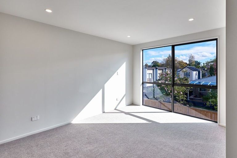 Photo of property in 2 The Boulevard, Sunnyhills, Auckland, 2010