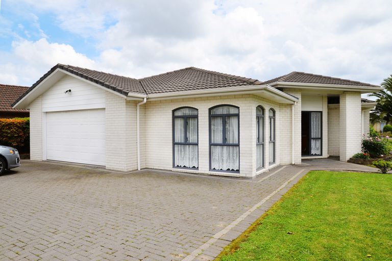 Photo of property in 2 Flora Place, Wattle Downs, Auckland, 2103
