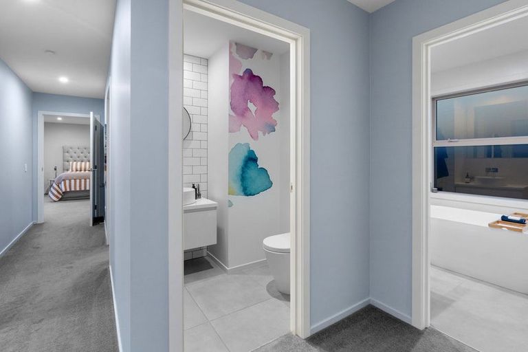 Photo of property in 18 Carrick Place, Mosgiel, 9024