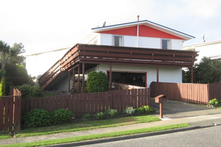 Photo of property in 19 Mapplebeck Street, Titahi Bay, Porirua, 5022