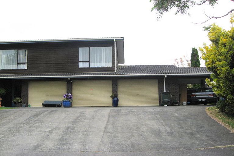 Photo of property in 2 Aztec Place, Conifer Grove, Takanini, 2112