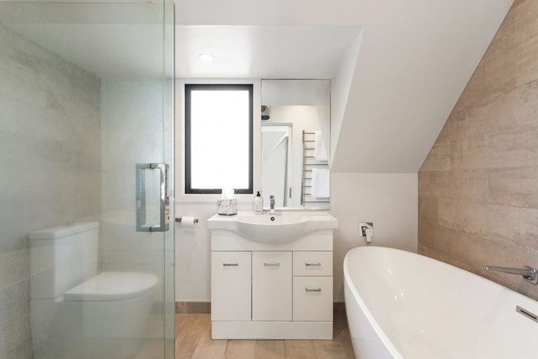 Photo of property in 2a Wairarapa Terrace, Merivale, Christchurch, 8014