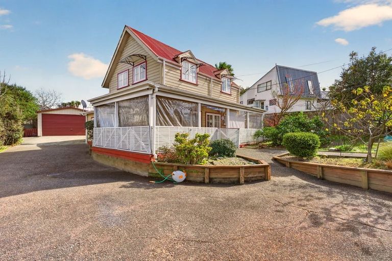 Photo of property in 60 Makora Road, Massey, Auckland, 0614