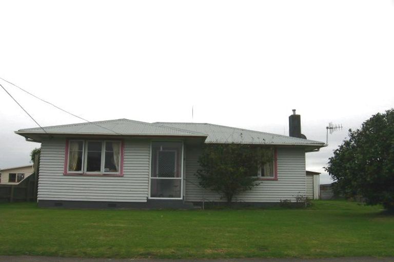 Photo of property in 8 Peters Avenue, Cloverlea, Palmerston North, 4412
