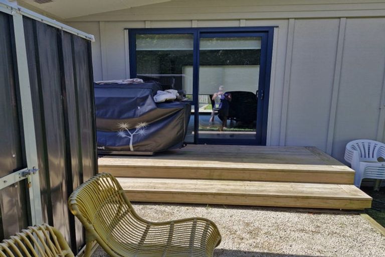 Photo of property in 7 Kapuka Road, Mangere Bridge, Auckland, 2022