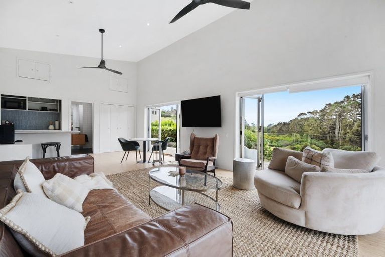 Photo of property in 426 Whitford Road, Whitford, Howick, 2571