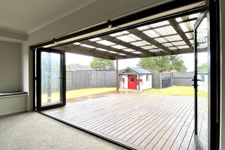 Photo of property in 2 Shaun Close, Papamoa Beach, Papamoa, 3118
