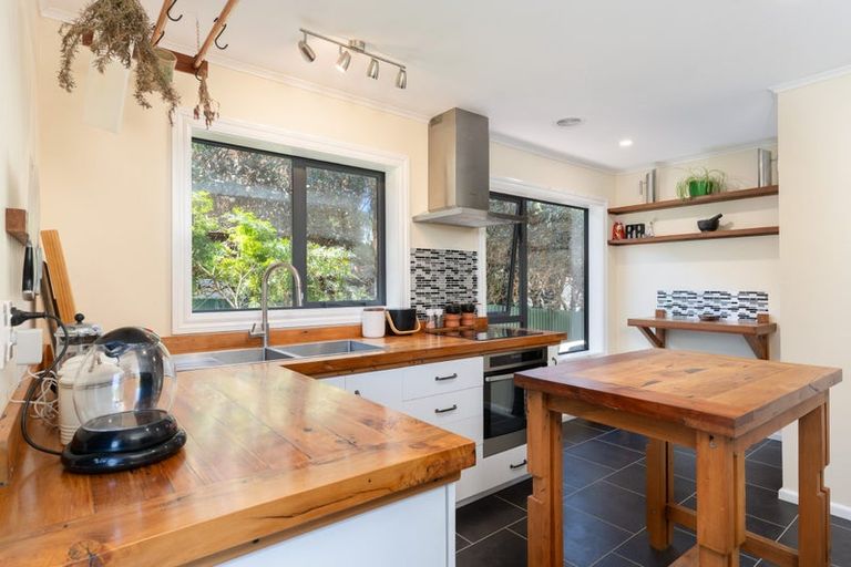 Photo of property in 40 Kapiti Crescent, Titahi Bay, Porirua, 5022