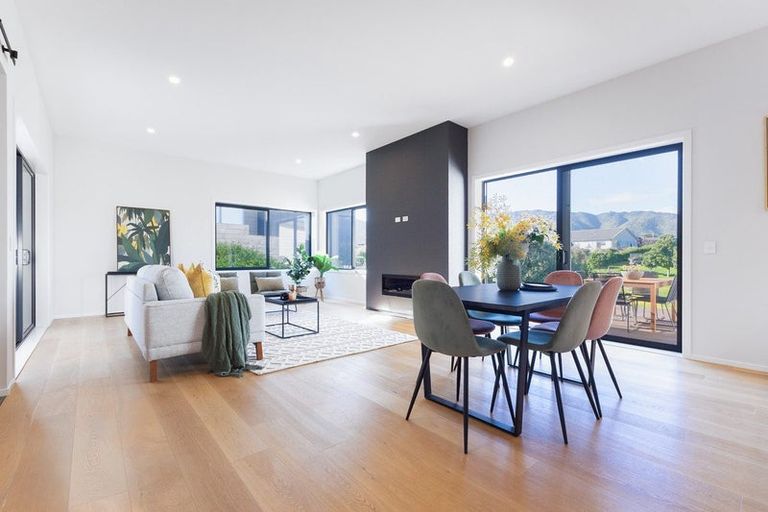 Photo of property in 21 Ferndale Drive, Waikanae, 5036