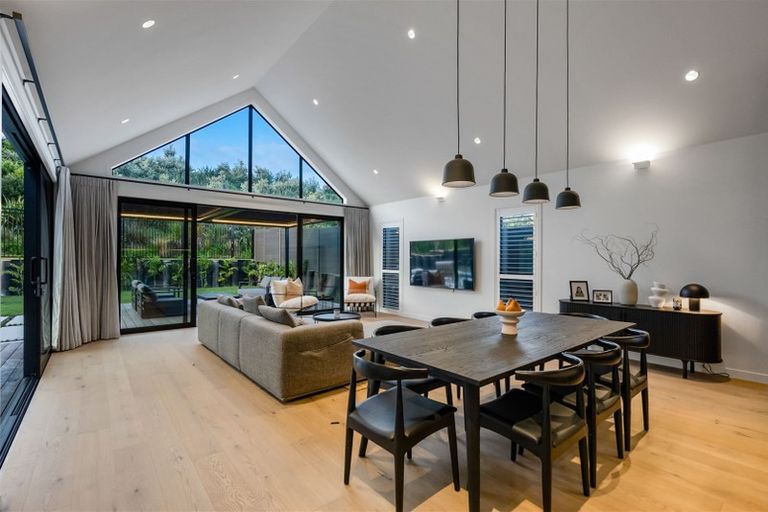 Photo of property in 27 Headsail Drive, Long Bay, Auckland, 0630