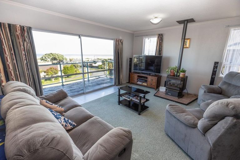 Photo of property in 15 Nolan Crescent, Karoro, Greymouth, 7805