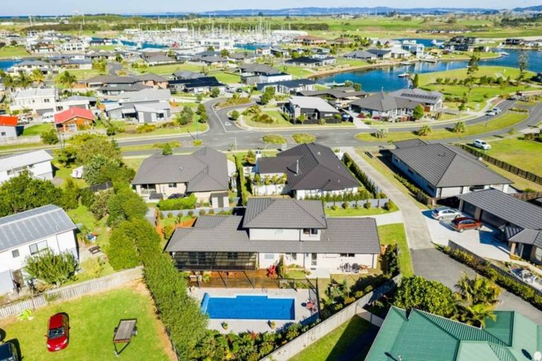 Photo of property in 10 Stace Hopper Drive, One Tree Point, 0118