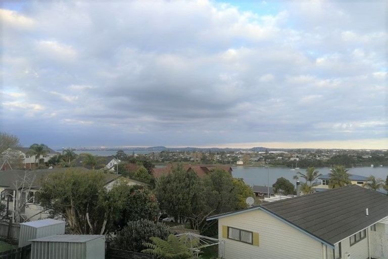 Photo of property in 6 Da Vinci Place, West Harbour, Auckland, 0618