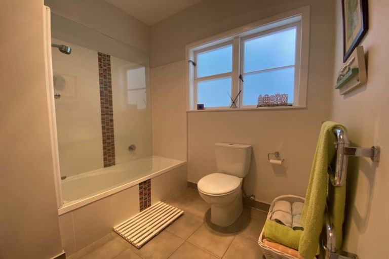 Photo of property in 43 Roseberry Avenue, Birkenhead, Auckland, 0626