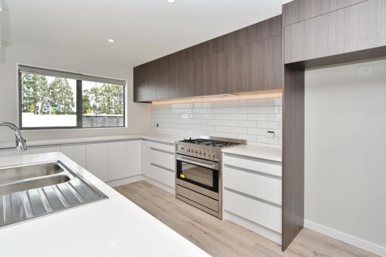 Photo of property in 36 Chatsworth Avenue, Rangiora, 7400