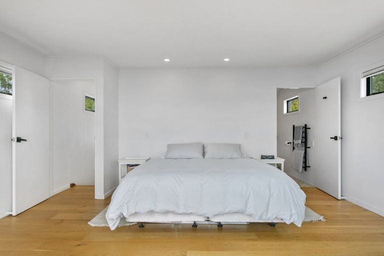 Photo of property in 21 Waiparemo Crescent, Pukawa Bay, Turangi, 3381