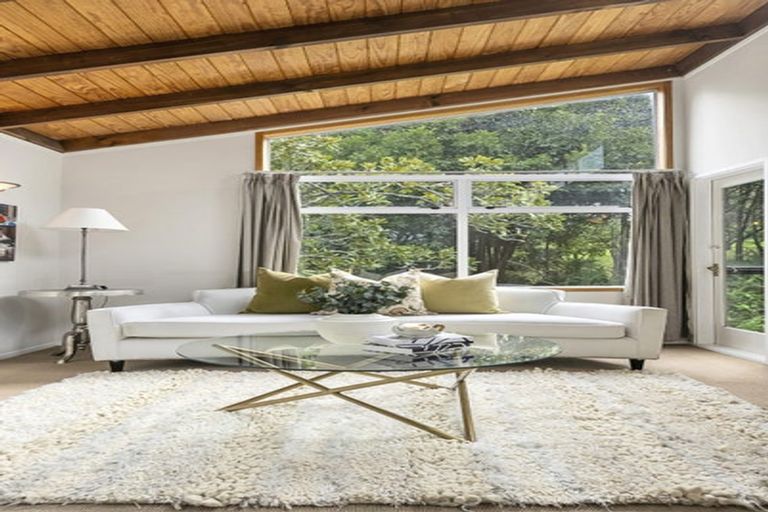 Photo of property in 13 Seymour Road, Mellons Bay, Auckland, 2014