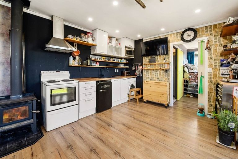Photo of property in 242 Spencer Road, Lake Tarawera, Rotorua, 3076