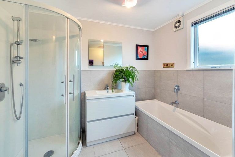 Photo of property in 89 Bond Crescent, Forrest Hill, Auckland, 0620
