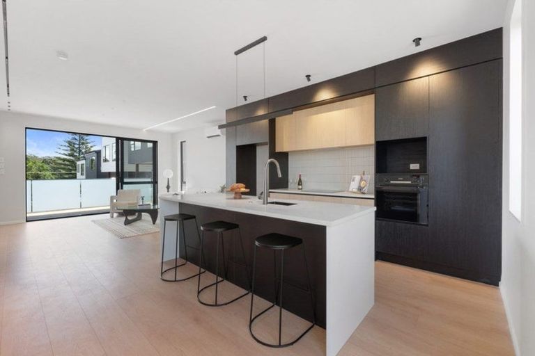 Photo of property in 6/36 William Souter Street, Forrest Hill, Auckland, 0620