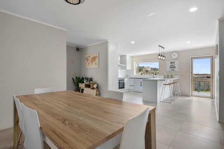 Photo of property in 19 Barraud Place, Pukehangi, Rotorua, 3015