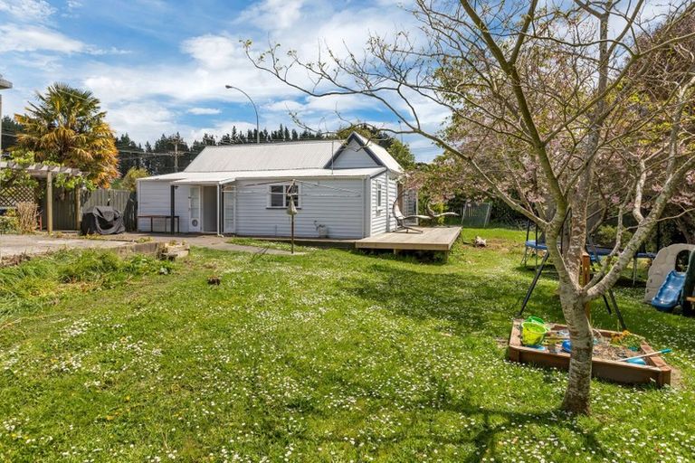 Photo of property in 1 Buchanan Street, Hikurangi, 0114