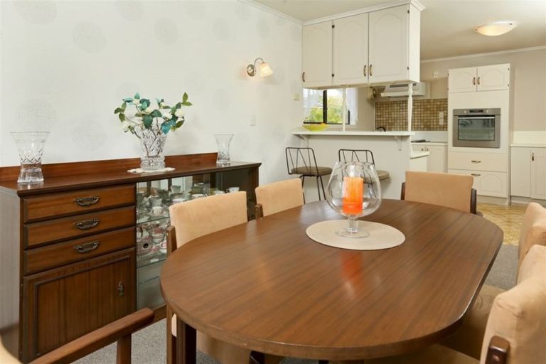 Photo of property in 10 Muscat Place, Henderson, Auckland, 0612