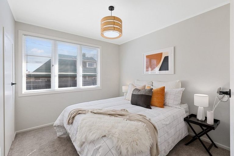 Photo of property in 2/38 Edwards Avenue, Henderson, Auckland, 0610