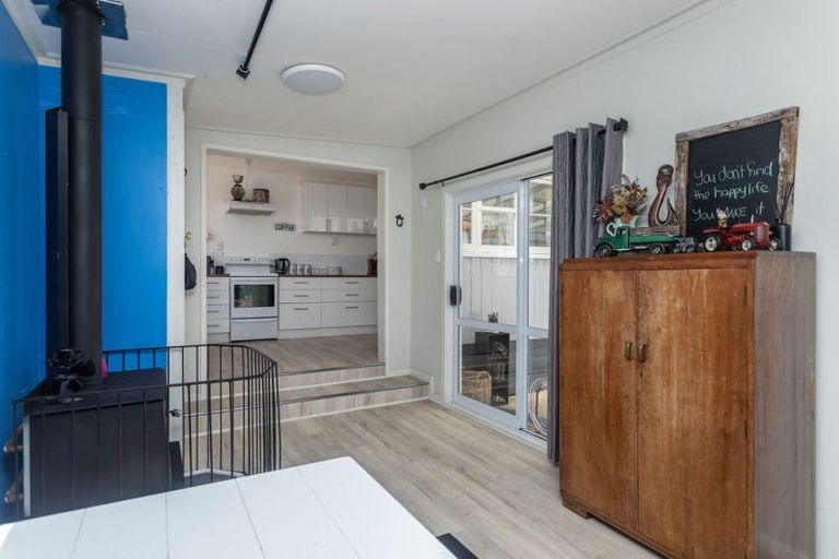 Photo of property in 64 Allardice Street, Dannevirke, 4930