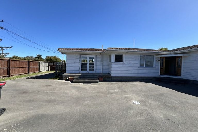 Photo of property in 172 Springs Road, Hornby, Christchurch, 8042