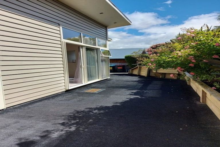 Photo of property in 13 Colin Guppy Crescent, Riverstone Terraces, Upper Hutt, 5018