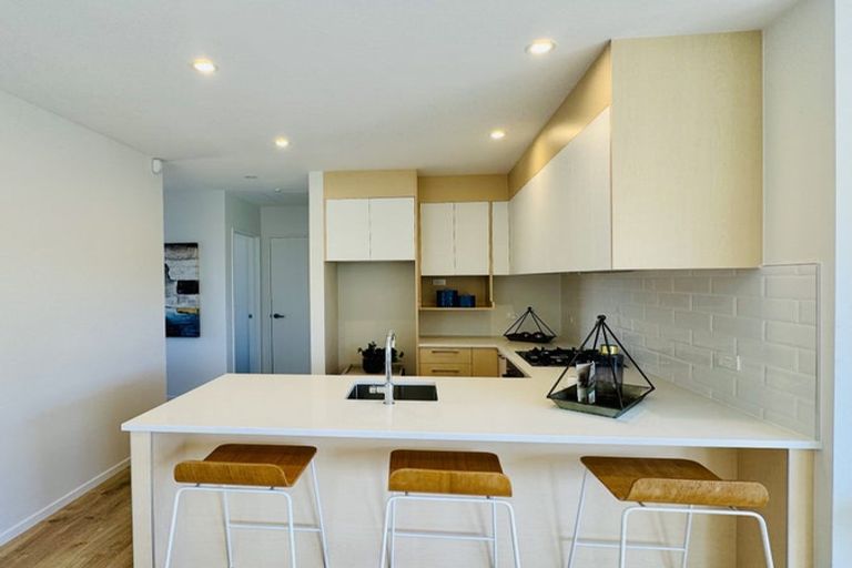 Photo of property in 72 Arran Drive, Orewa, 0931