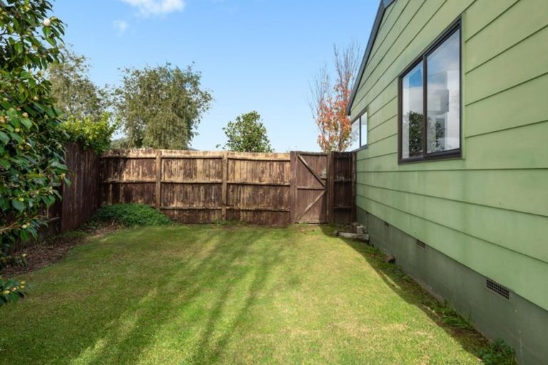 Photo of property in 13b Pokapu Place, Bethlehem, Tauranga, 3110