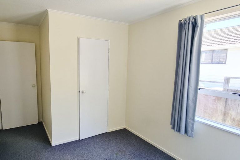 Photo of property in 66 Dominica Crescent, Grenada Village, Wellington, 6037