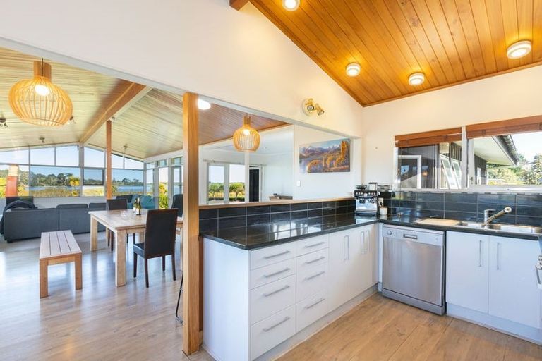 Photo of property in 70 Molesworth Drive, Mangawhai, 0505