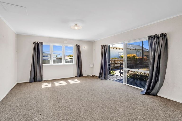 Photo of property in 556b Queen Street East, Levin, 5510
