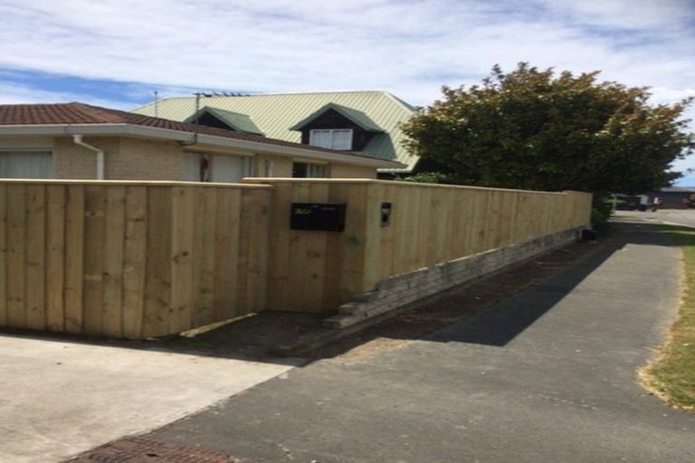 Photo of property in 1/3 Binstead Place, Avondale, Christchurch, 8061