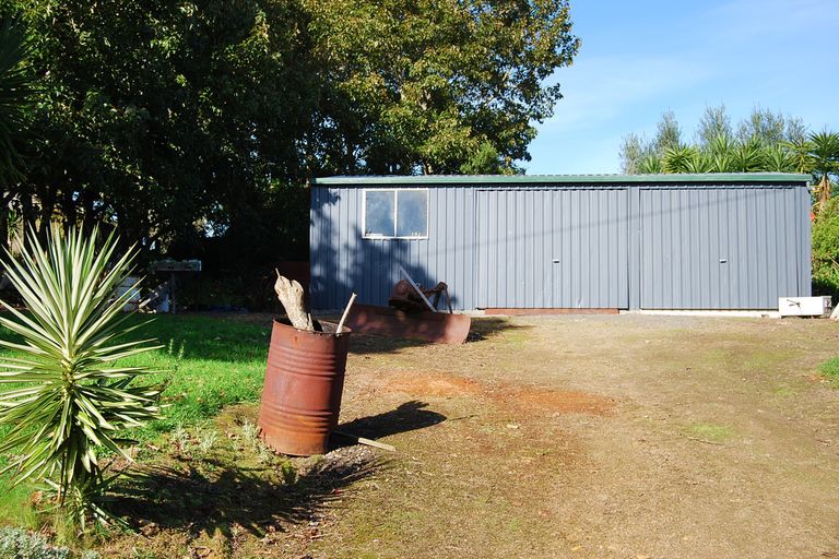 Photo of property in 566 School Road, Tomarata, Wellsford, 0974