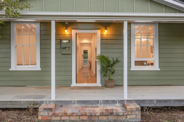 Photo of property in 1223 Old North Road, Helensville, 0875