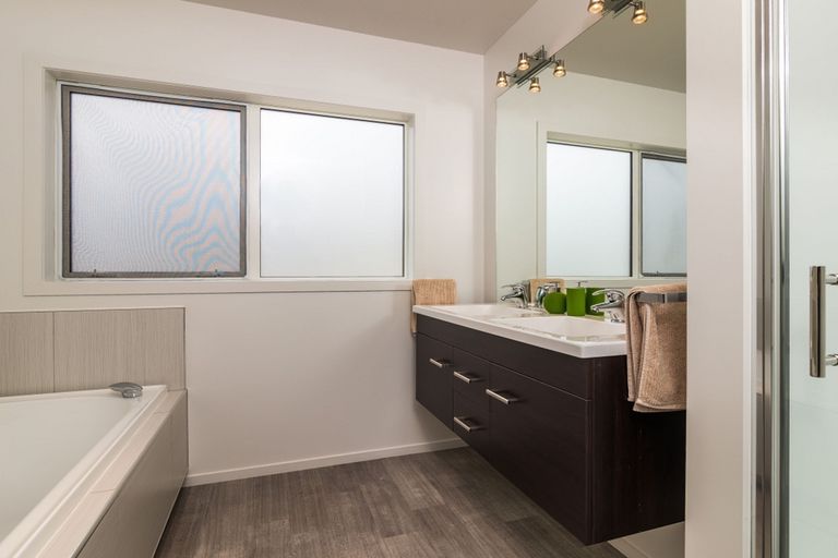 Photo of property in 55 Lisland Drive, Kinloch, Taupo, 3377