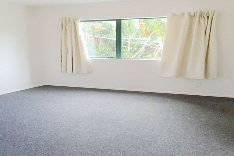 Photo of property in 26 Arosa Place, Forrest Hill, Auckland, 0620